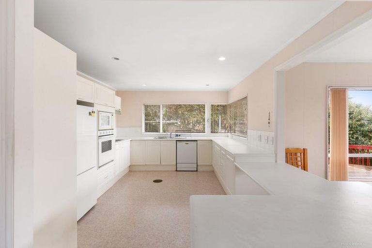 Photo of property in 7 Anure Place, Highland Park, Auckland, 2010