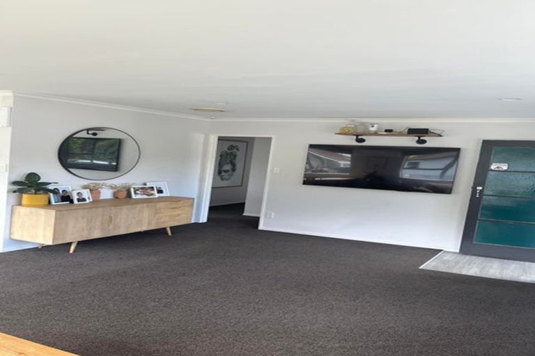 Photo of property in 4 Harvard Grove, Totara Park, Upper Hutt, 5018