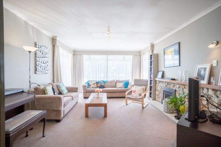 Photo of property in 36 Churchill Avenue, Hokowhitu, Palmerston North, 4410