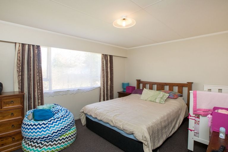 Photo of property in 19 Mokau Place, Terrace End, Palmerston North, 4410
