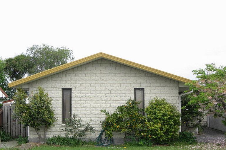 Photo of property in 7 Edron Place, Redwood, Christchurch, 8051