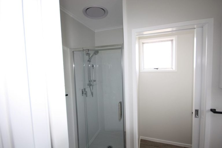 Photo of property in 64a Clayburn Road, Glen Eden, Auckland, 0602