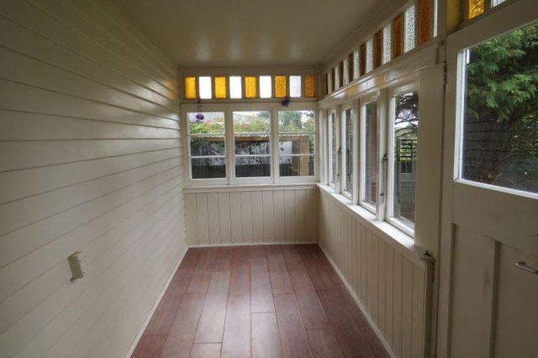 Photo of property in 221a Tukapa Street, Westown, New Plymouth, 4310