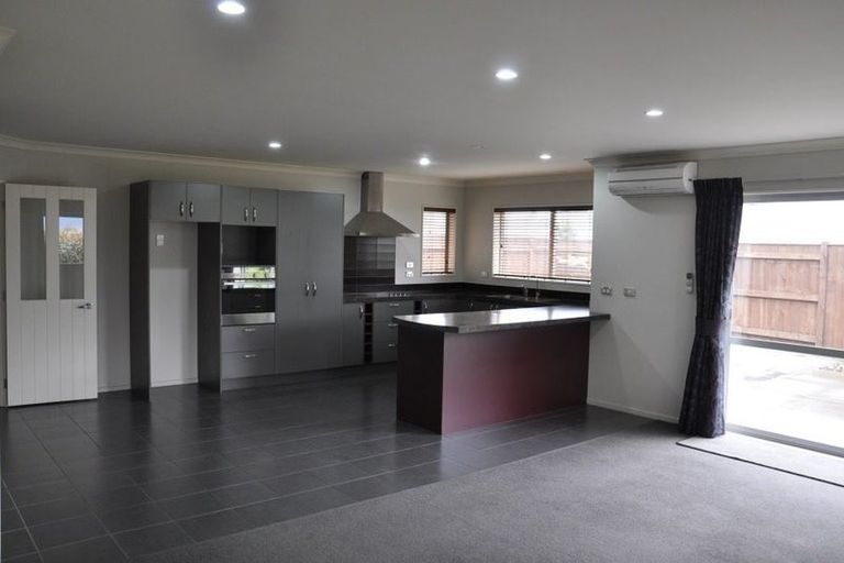 Photo of property in 51 Tennyson Avenue, Kelvin Grove, Palmerston North, 4414