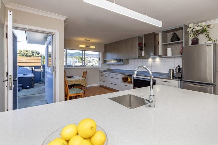 Photo of property in 221 Rosetta Road, Raumati South, Paraparaumu, 5032