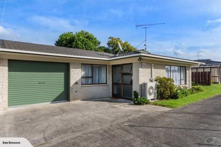 Photo of property in 2/23 Roulston Street, Pukekohe, 2120
