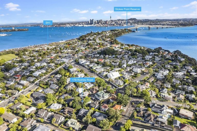 Photo of property in 17b Rodney Road, Northcote Point, Auckland, 0627