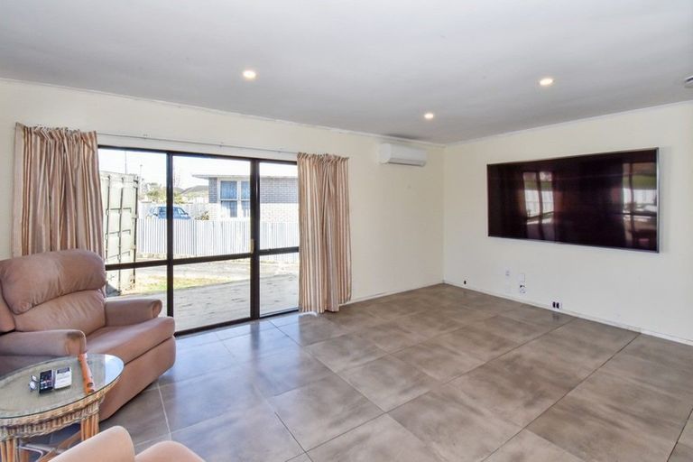 Photo of property in 3 Crown Crescent, Otara, Auckland, 2023