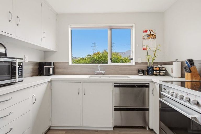 Photo of property in 4/122 Middlepark Road, Sockburn, Christchurch, 8042