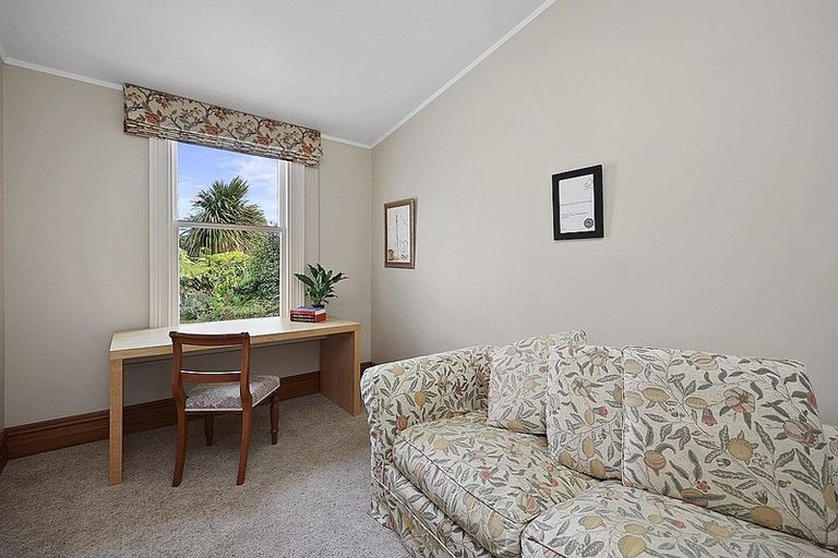 Photo of property in 62 Gover Street, New Plymouth, 4310