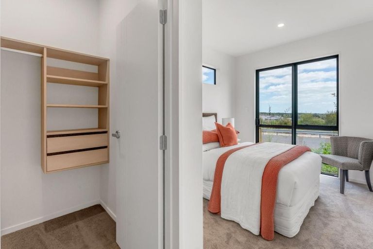 Photo of property in 28 Matahae Drive, Flat Bush, Auckland, 2019