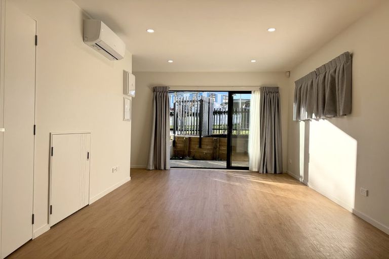 Photo of property in 70 Walters Road, Takanini, 2112