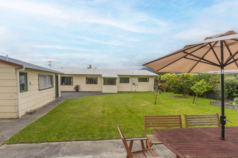 Photo of property in 51 Andrew Street, Waikanae, 5036