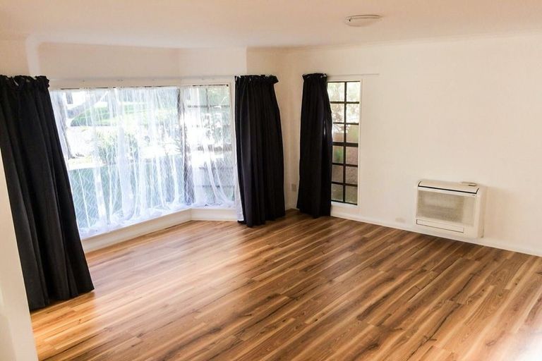 Photo of property in 1 Carbine Court, Awapuni, Palmerston North, 4412