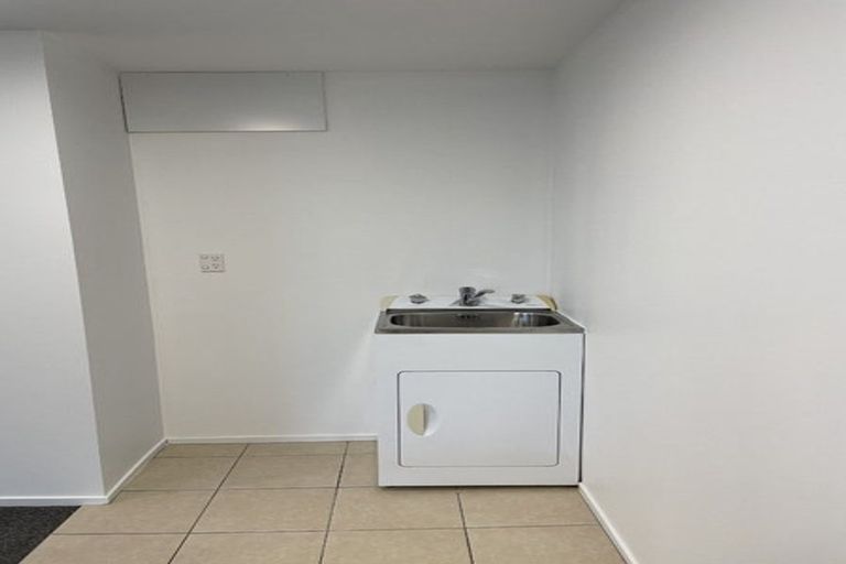 Photo of property in 4/3 The Avenue, Albany, Auckland, 0632