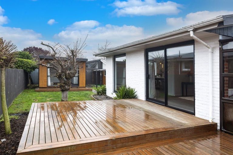 Photo of property in 1/1 Greers Road, Ilam, Christchurch, 8041