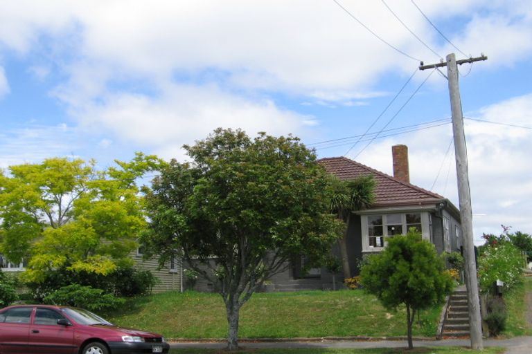 Photo of property in 24 Premier Avenue, Point Chevalier, Auckland, 1022