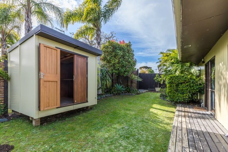 Photo of property in 35 Neptune Avenue, Beach Haven, Auckland, 0626