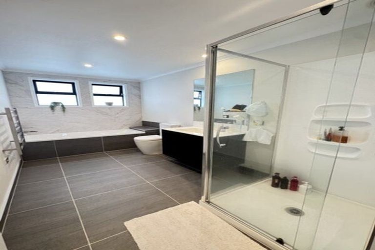 Photo of property in 16 Whiri Lane, Hobsonville, 0616