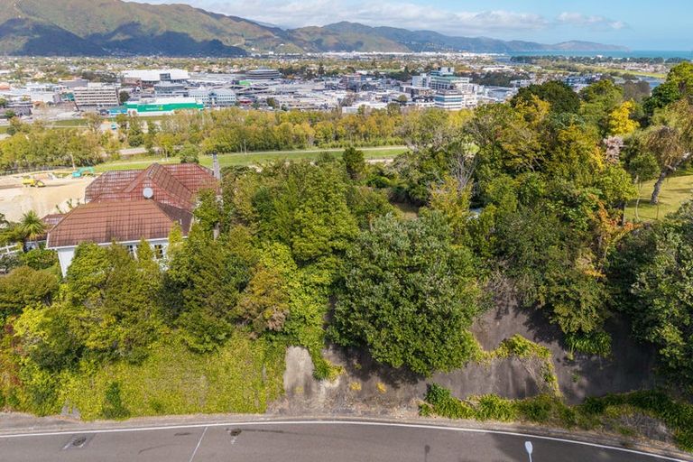Photo of property in 17 Harbour View Road, Harbour View, Lower Hutt, 5010