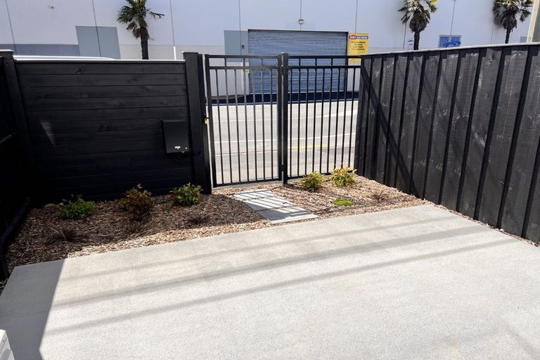 Photo of property in 5/10 New Brighton Road, Shirley, Christchurch, 8061