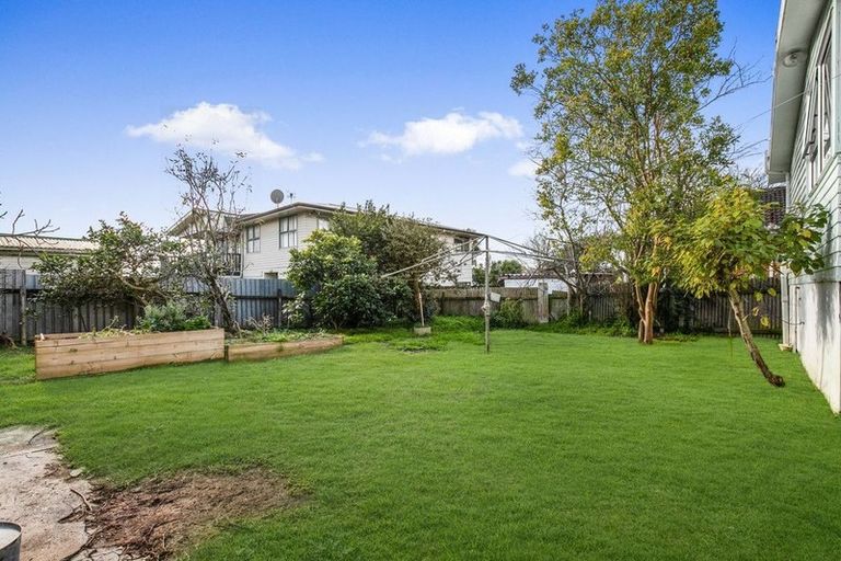 Photo of property in 541 Massey Road, Mangere, Auckland, 2022