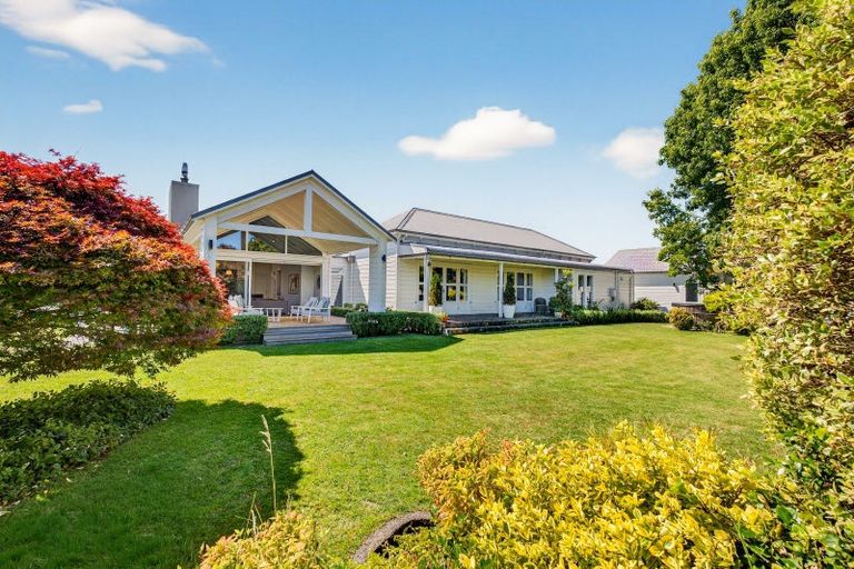 Photo of property in 27 Neeve Road, Taradale, Napier, 4112