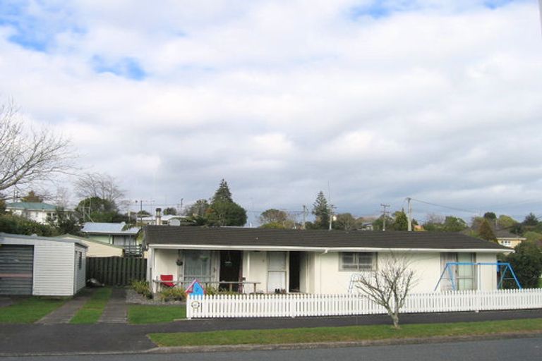 Photo of property in 2 Holloway Place, Forest Lake, Hamilton, 3200