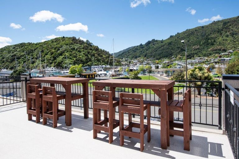 Photo of property in 11-19 Wellington Street, Picton, 7220