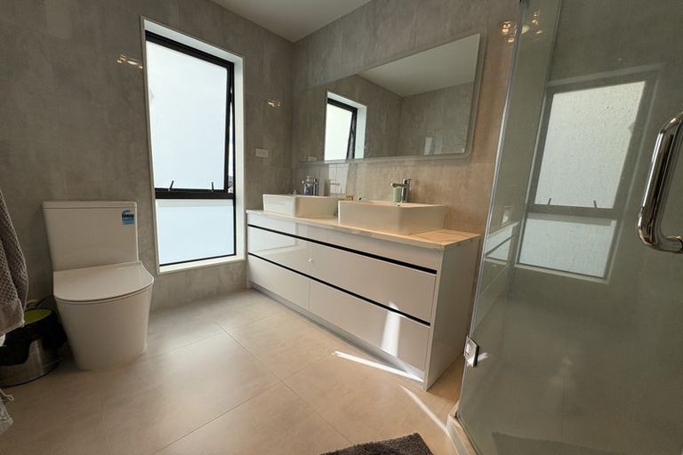 Photo of property in 9 Bush View Place, Flat Bush, Auckland, 2019