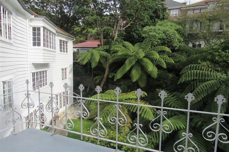 Photo of property in 4a Easdale Street, Kelburn, Wellington, 6012