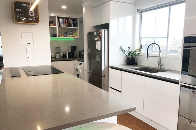 Photo of property in 11 Lindis Place, Mangere Bridge, Auckland, 2022