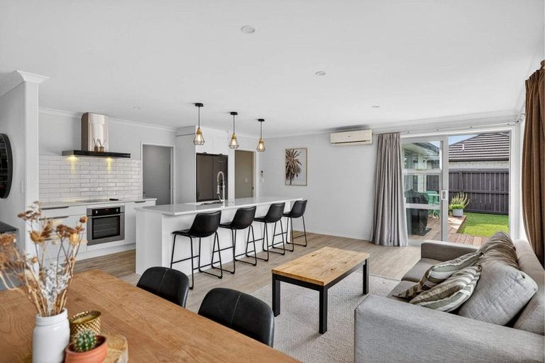 Photo of property in 33 Te Kio Crescent, Papamoa Beach, Papamoa, 3118