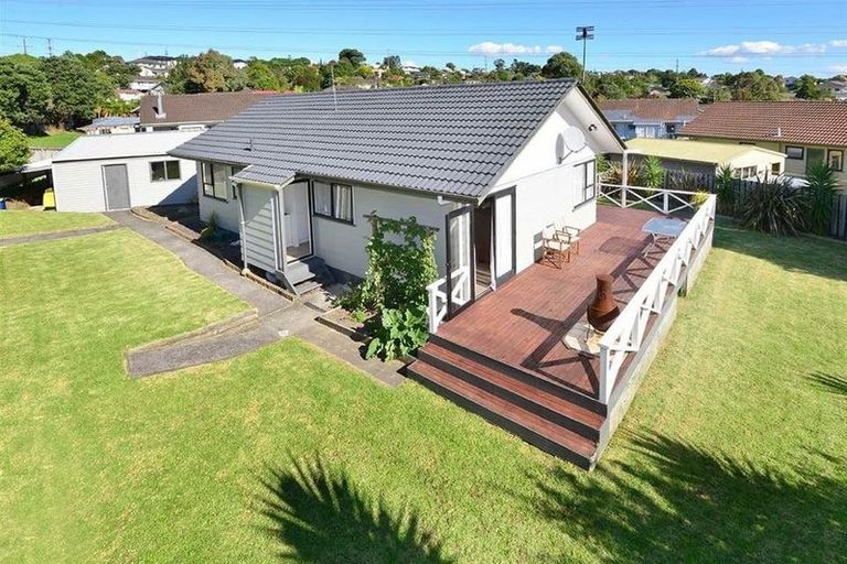 Photo of property in 81 Santiago Crescent, Unsworth Heights, Auckland, 0632