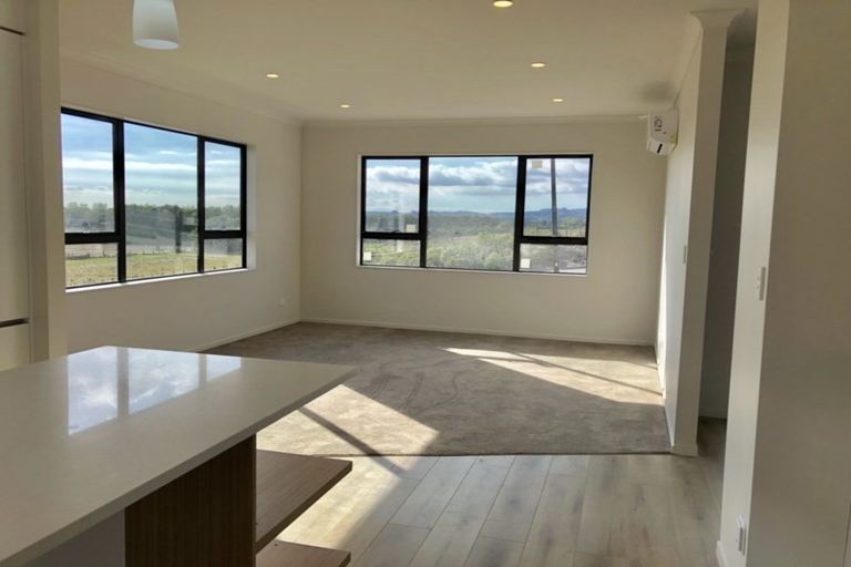 Photo of property in 41 Pakaraka Drive, Papakura, 2110