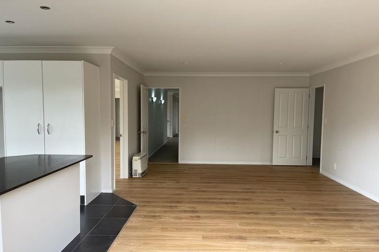 Photo of property in 19 Walter Haddrell Crescent, Flat Bush, Auckland, 2016