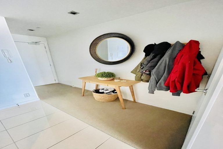 Photo of property in Monument Apartments, 9e/245 Wakefield Street, Te Aro, Wellington, 6011