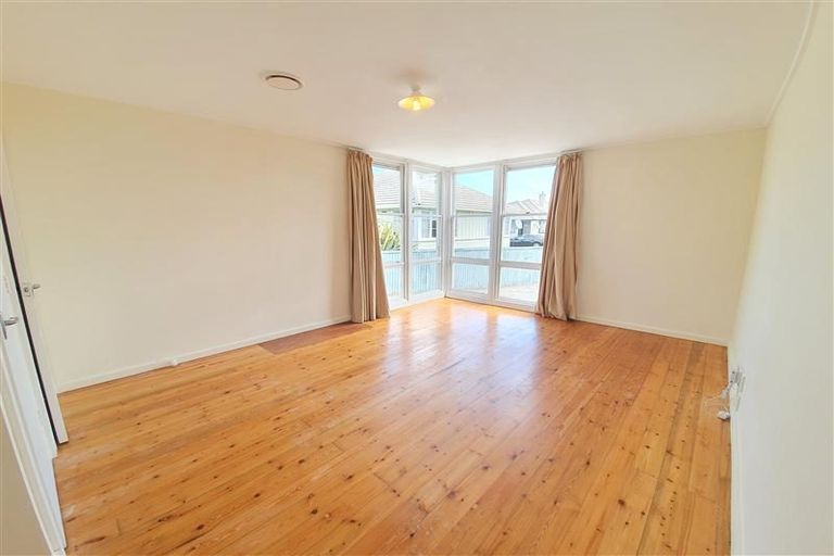 Photo of property in 11 Forth Terrace, Roslyn, Palmerston North, 4414