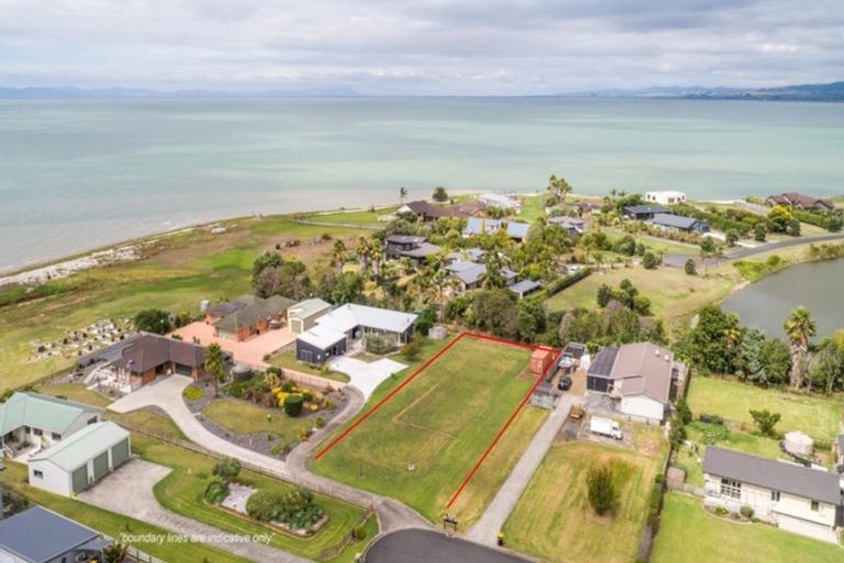 Photo of property in 16 Mylindas Road, Whakatiwai, Miranda, 2473