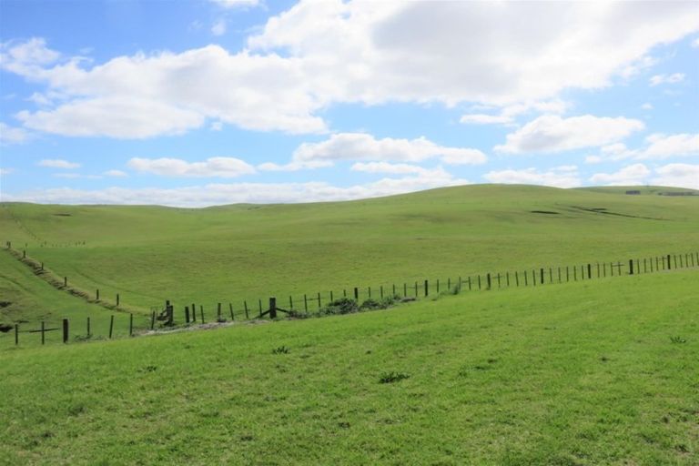 Photo of property in 7 Snapper Street, Baylys Beach, 0377