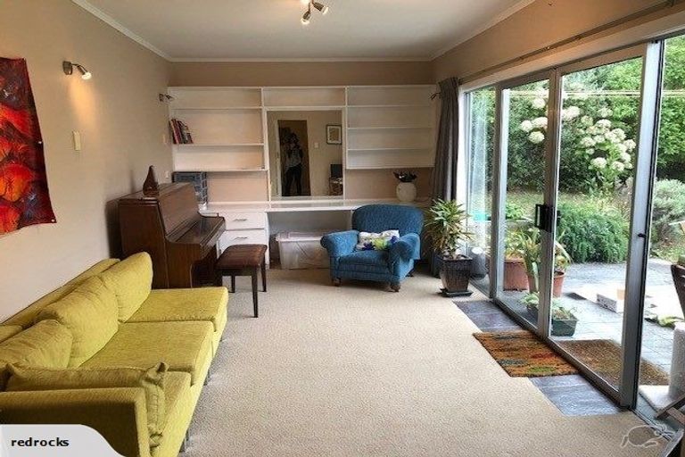 Photo of property in 8 Winston Street, Crofton Downs, Wellington, 6035