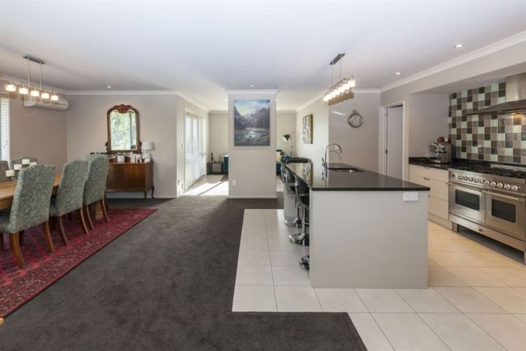 Photo of property in 32 Mokihi Gardens, Hillmorton, Christchurch, 8024