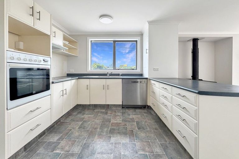 Photo of property in 12 Hart Street, Foxton Beach, Foxton, 4815