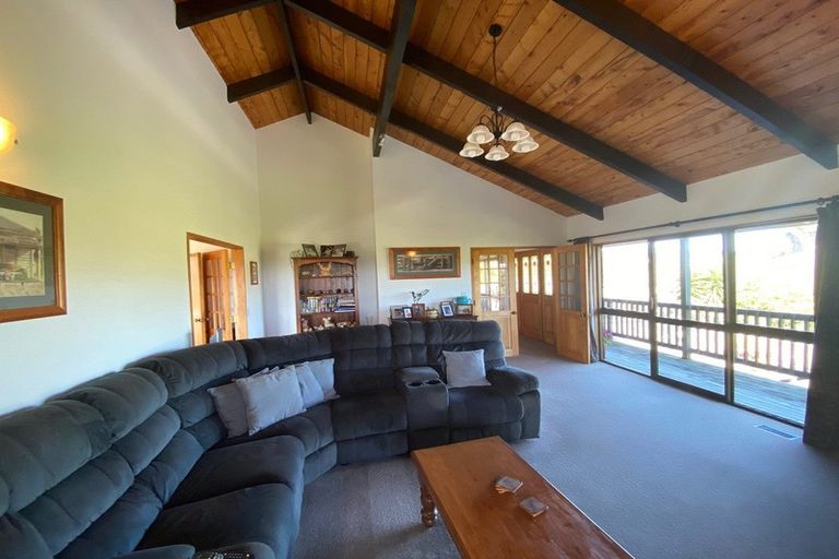 Photo of property in 30 Pararewa Drive, Whalers Gate, New Plymouth, 4310