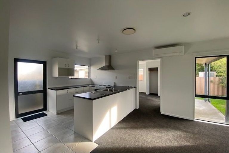 Photo of property in 1216a Norfolk Crescent, Mayfair, Hastings, 4122