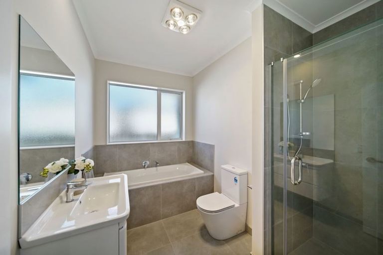 Photo of property in 5 Papaview Road, Papakura, 2110