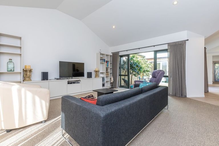 Photo of property in 9/52 Taharoto Road, Takapuna, Auckland, 0622