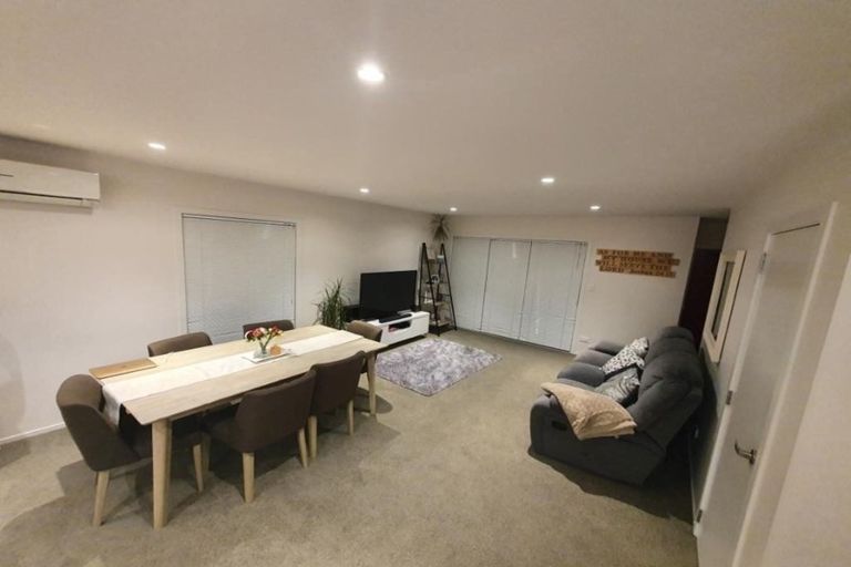 Photo of property in 8/61 Black Rock Road, Newlands, Wellington, 6037