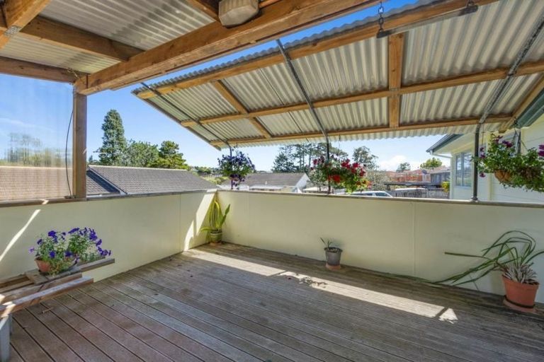 Photo of property in 79 Oreil Avenue, West Harbour, Auckland, 0618