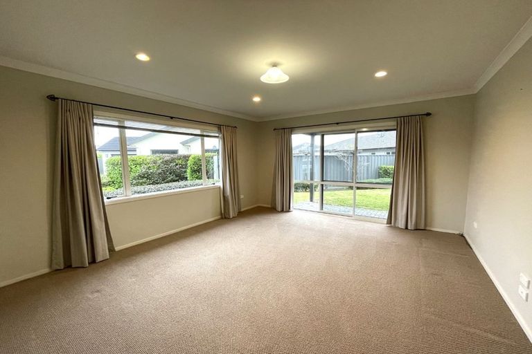 Photo of property in 6 Mana Place, Poraiti, Napier, 4112